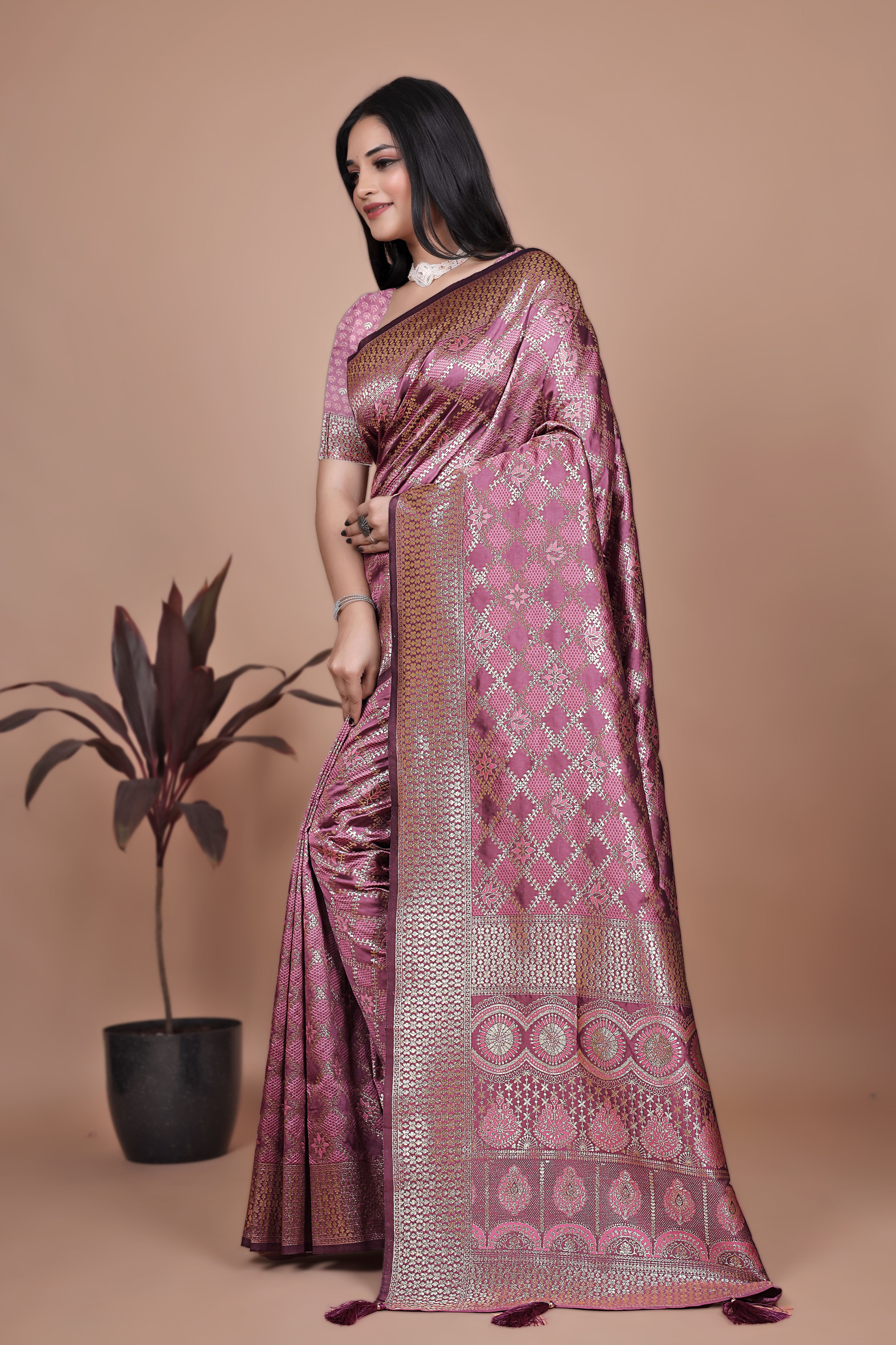 Banarasi Silk Saree with Golden Zari Elegance with 4 color ✨💚